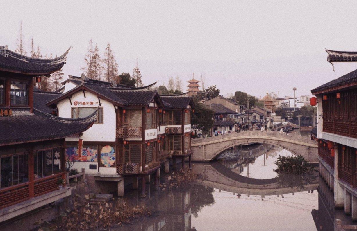 逃离绿色山谷